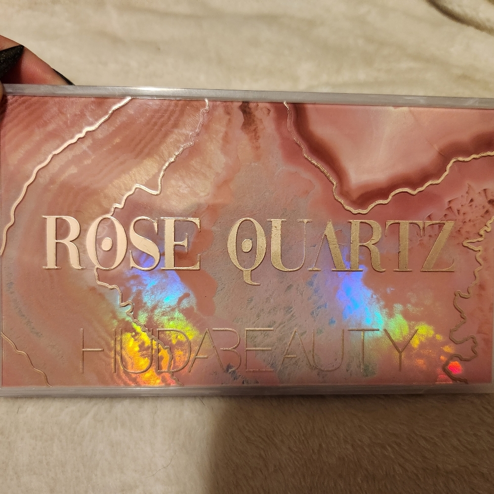 Huda Beauty Rose Quarts